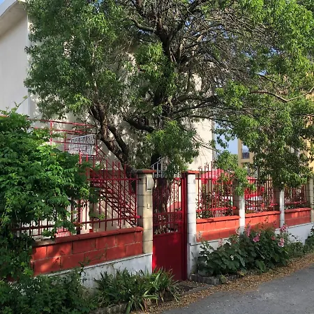 Surf House Rose I Po3a L