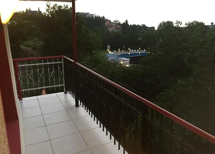 Guest house Surf House Rose I Po3a L