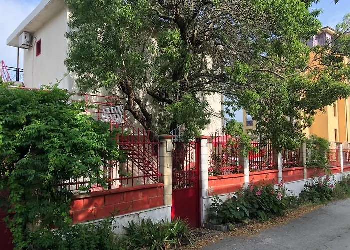 Surf House Rose I Po3a L