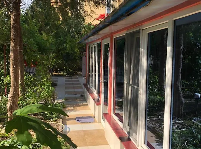 Guest house Surf House Rose I Po3a L Golden Sands