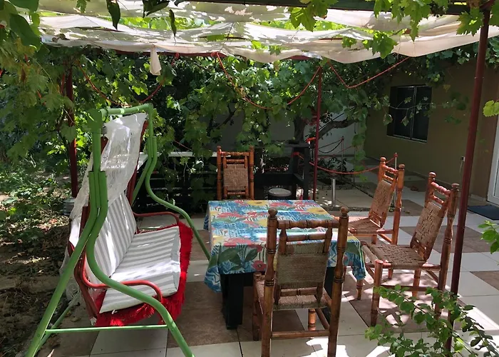 Surf House Rose I Po3a L 3* Golden Sands