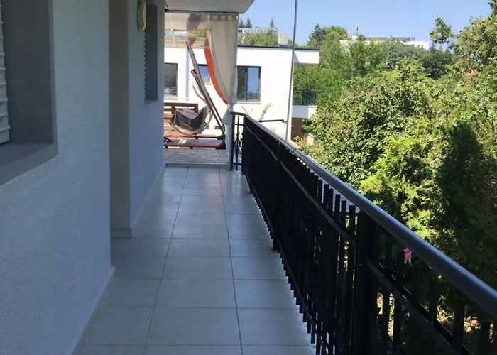 Guest house Surf House Rose I Po3a L Golden Sands