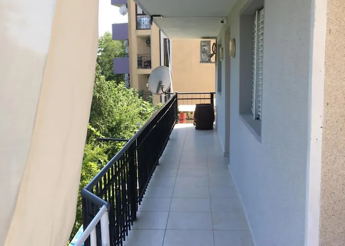 Surf House Rose I Po3a L Golden Sands