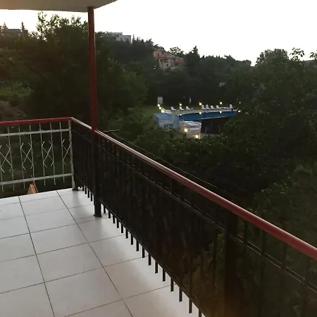 Guest house Surf House Rose I Po3a L
