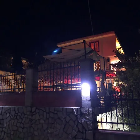 Surf House Rose I Po3a L 3* Golden Sands