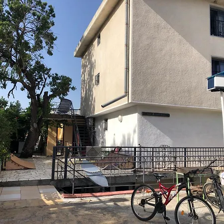 Surf House Rose I Po3a L Penzion *