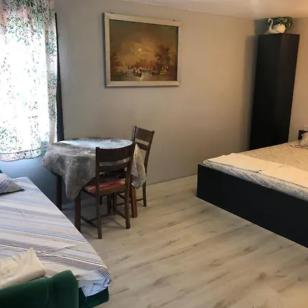 Surf House Rose I Po3a L Zlate písky