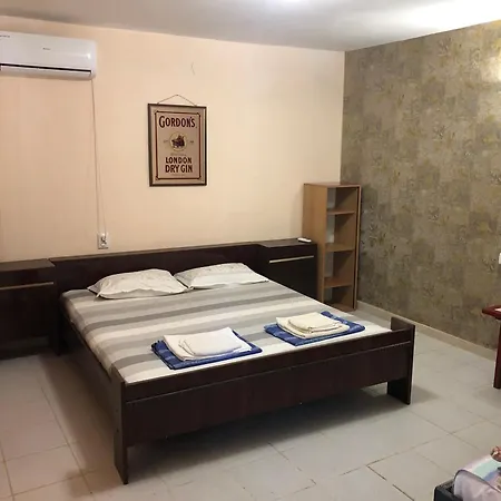 Guest house Surf House Rose I Po3a L Golden Sands